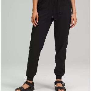 Lululemon On the move joggers